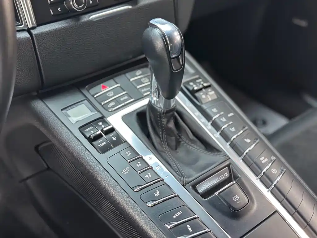 Porsche Macan — миниатюра 9