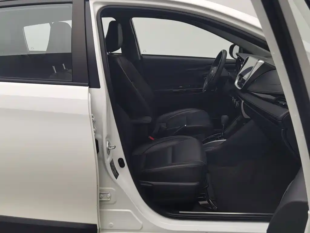 Toyota Yaris L — миниатюра 23