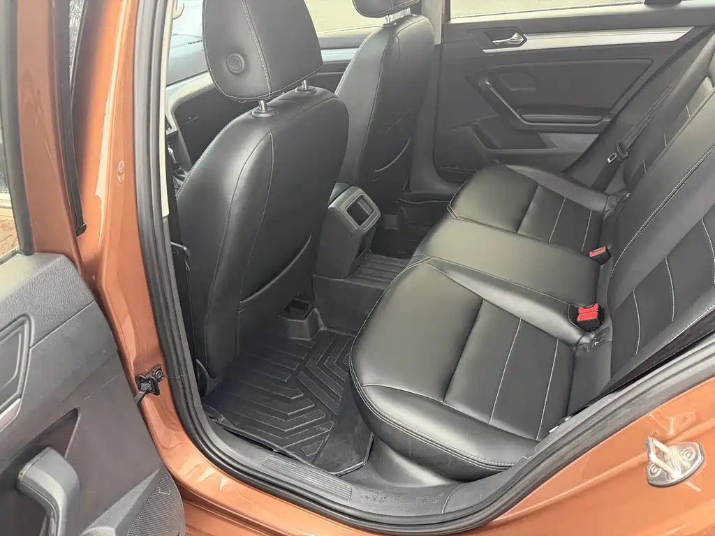 Volkswagen Lamando — миниатюра 8