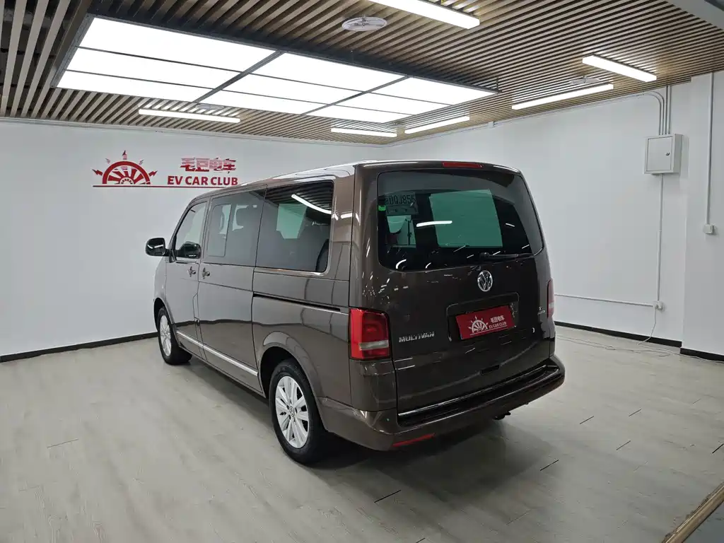 Volkswagen Multivan — миниатюра 4