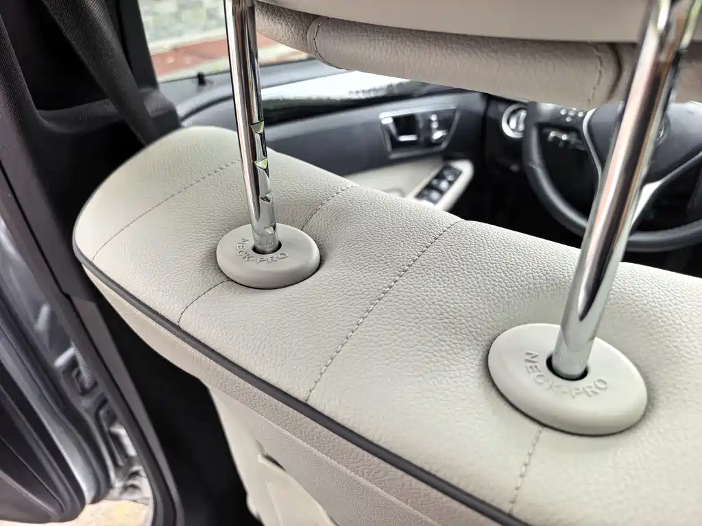 Mercedes-Benz E-Class — миниатюра 11