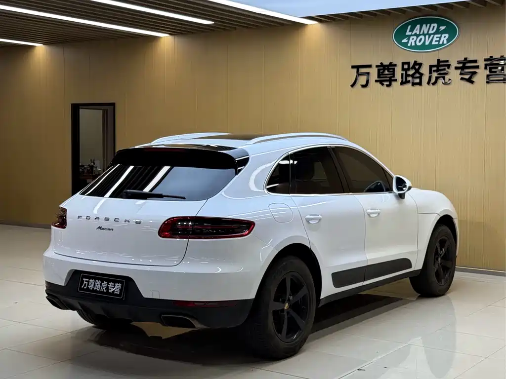 Porsche Macan — миниатюра 12