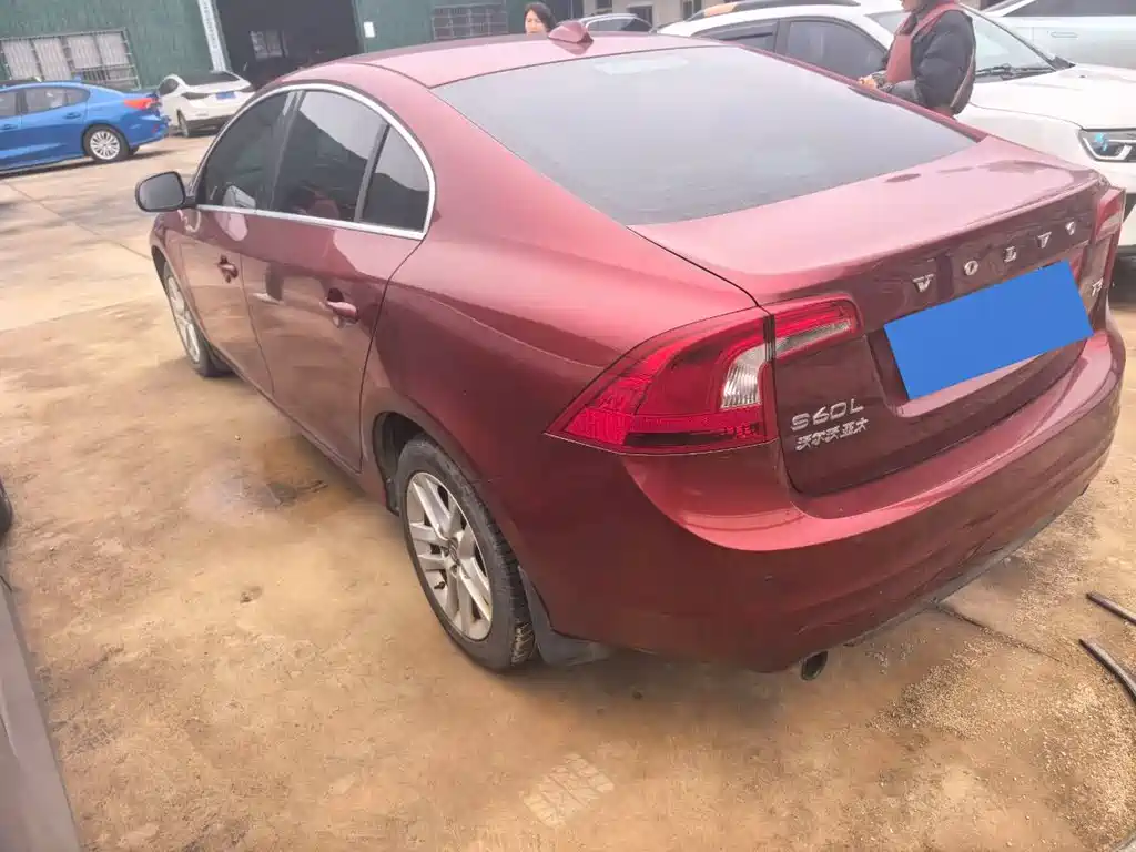 VOLVO S60