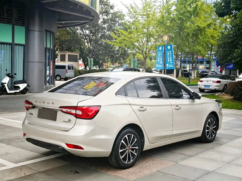 Roewe i5 — миниатюра 6
