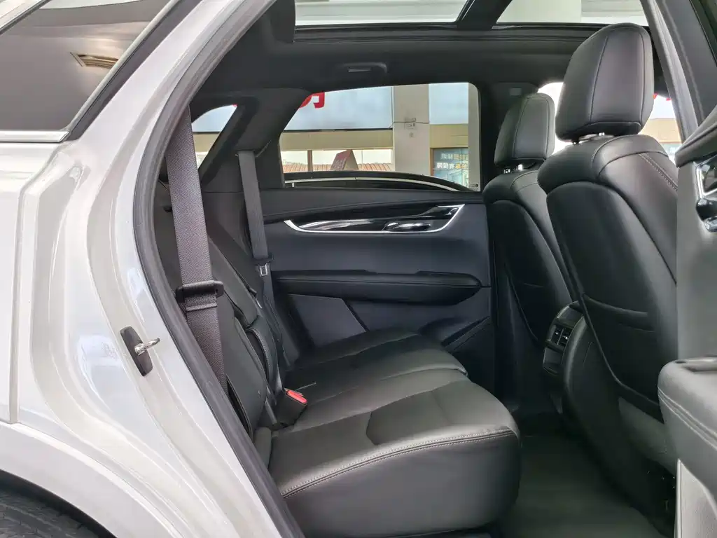 Cadillac XT5 — миниатюра 8
