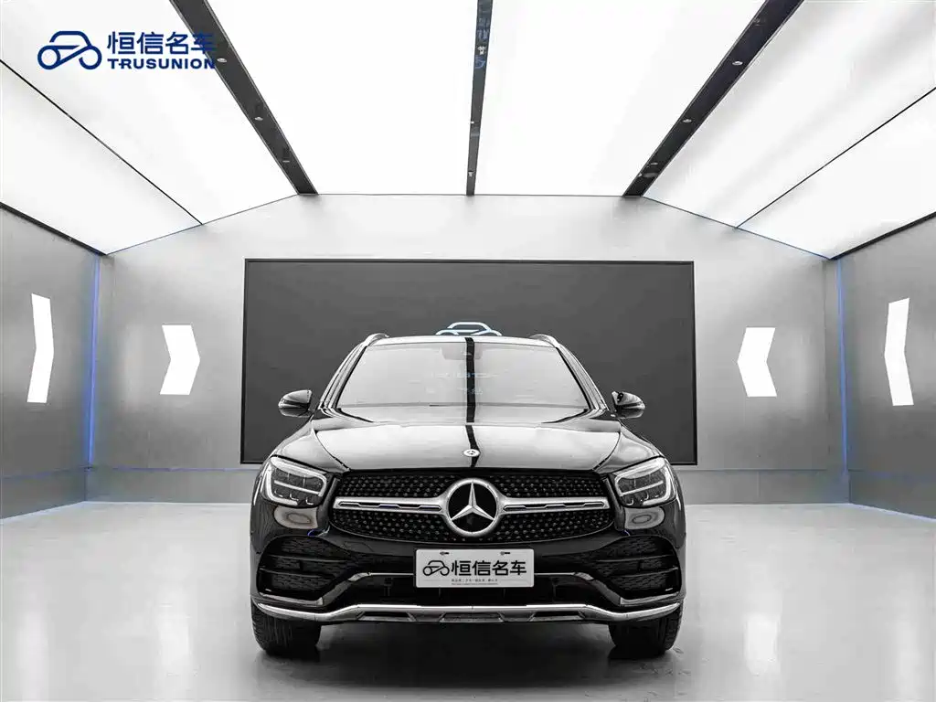 MERCEDES-BENZ GLC