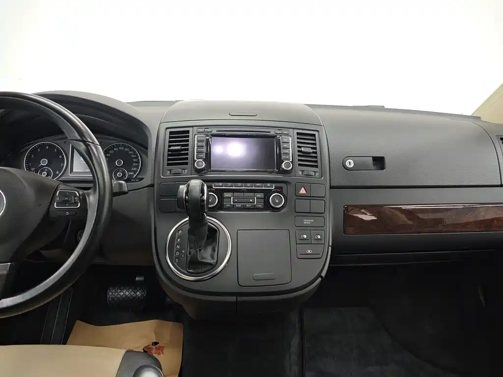 Volkswagen Multivan — миниатюра 10