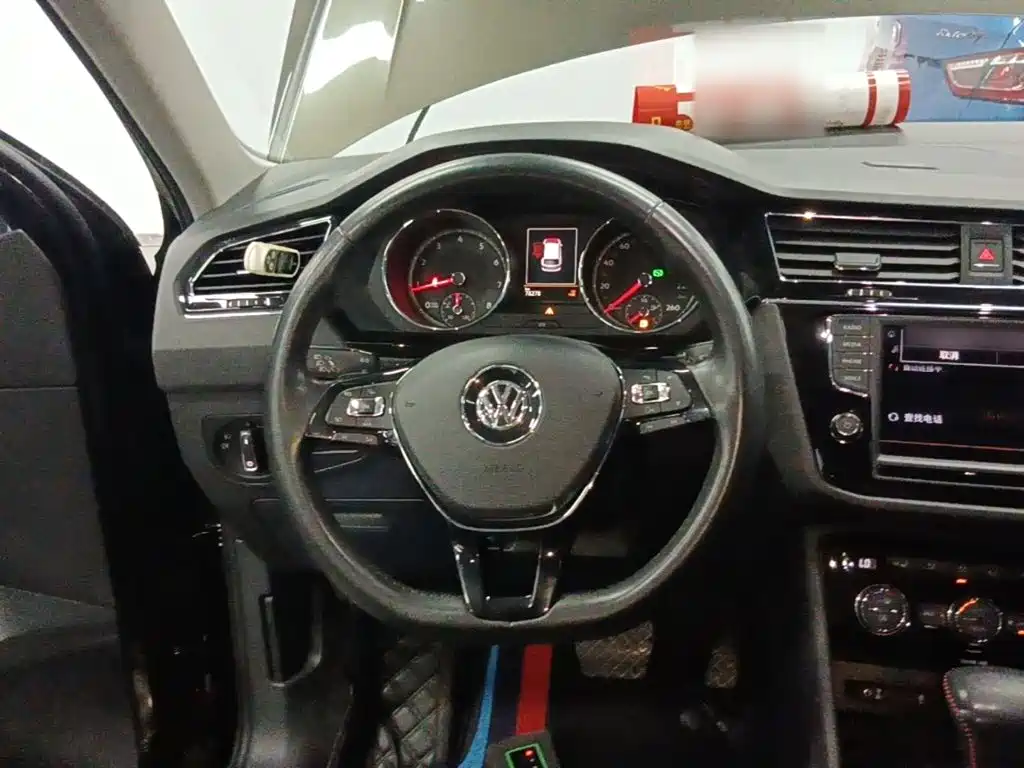 Volkswagen Tiguan L — миниатюра 11