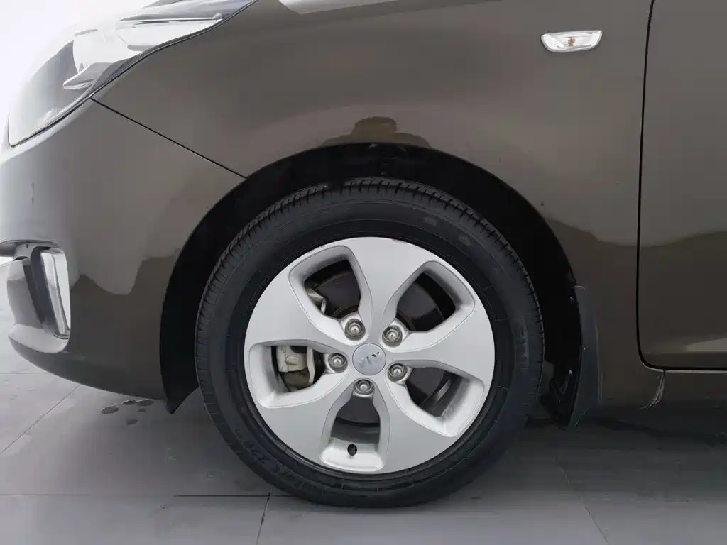 Kia Carens — миниатюра 17