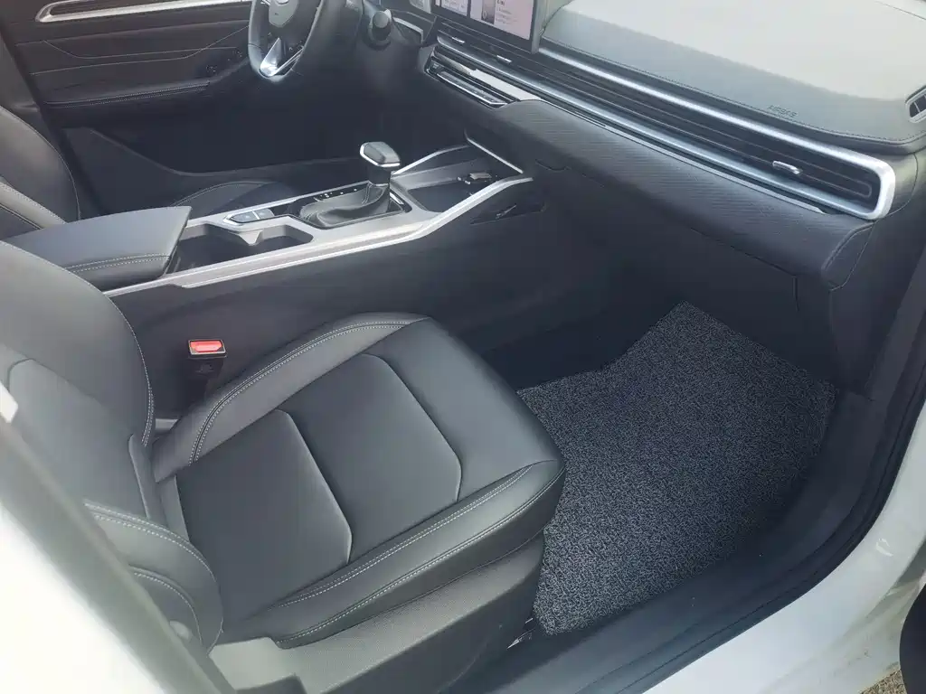 Geely Emgrand — миниатюра 8