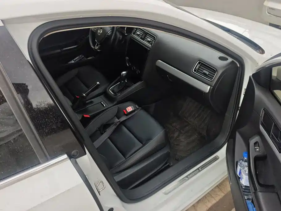 Volkswagen Sagitar — миниатюра 8