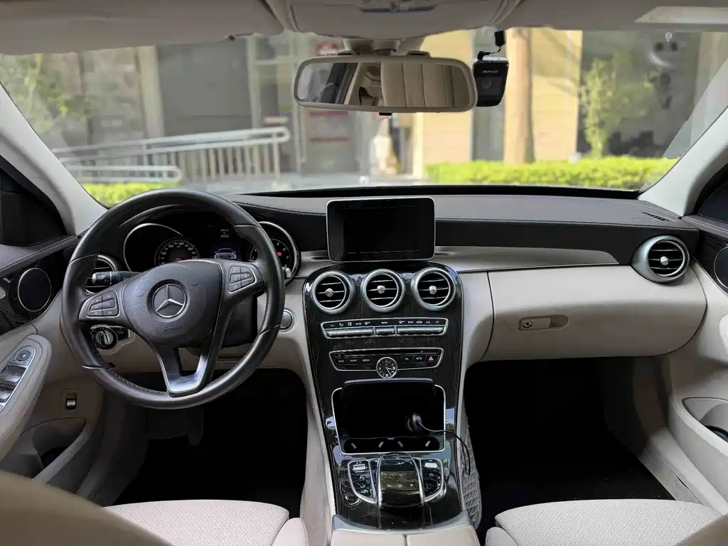Mercedes-Benz C-Class — миниатюра 9