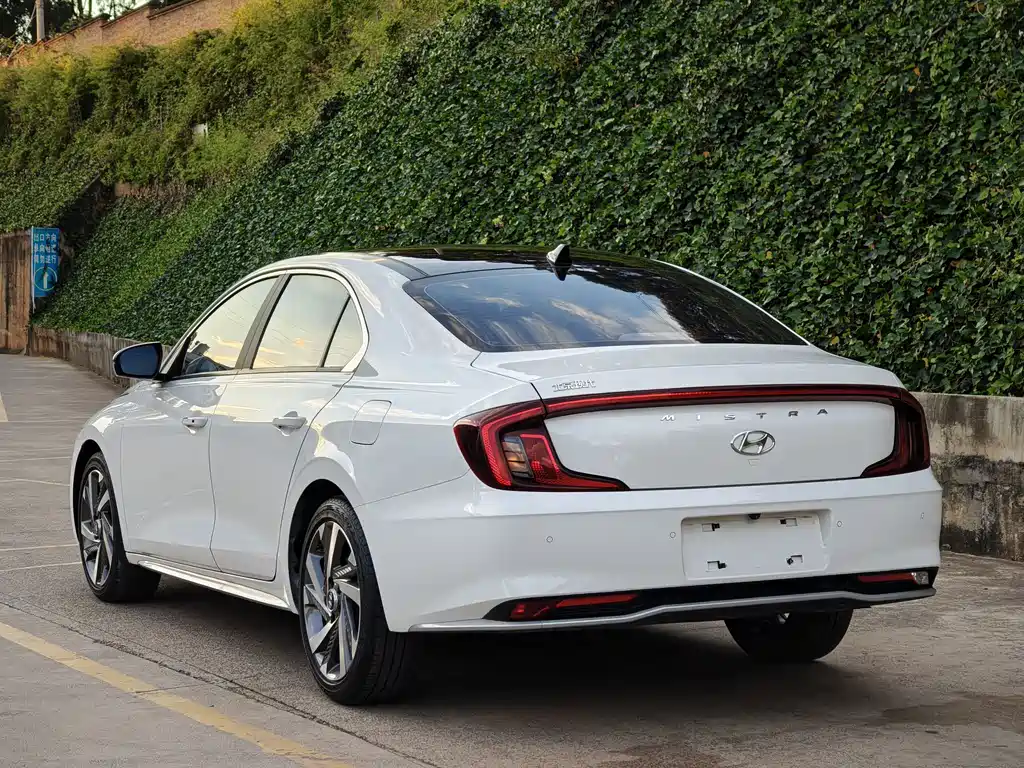 Hyundai Mistra — миниатюра 5