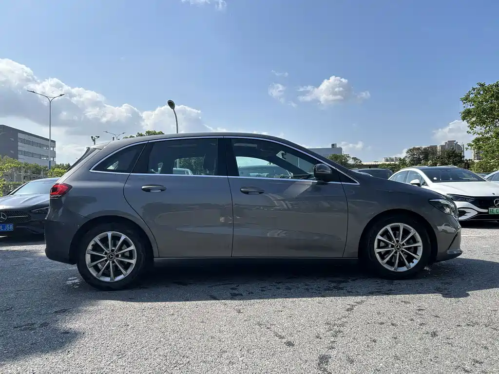 Mercedes-Benz B-Class — миниатюра 11