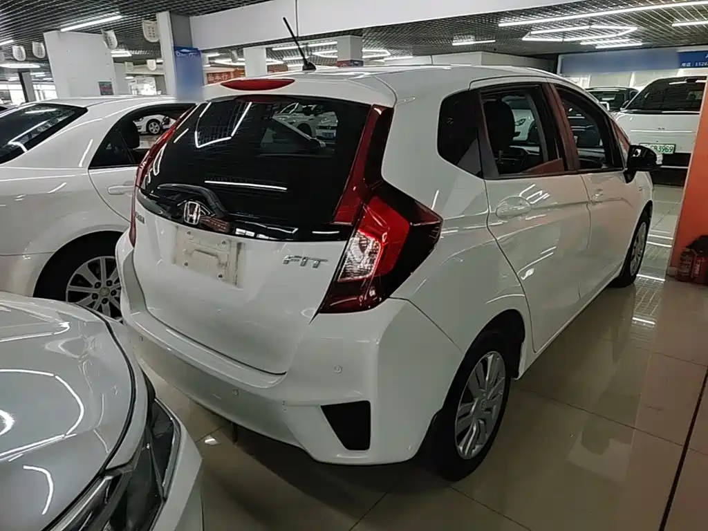 Honda Fit — миниатюра 7