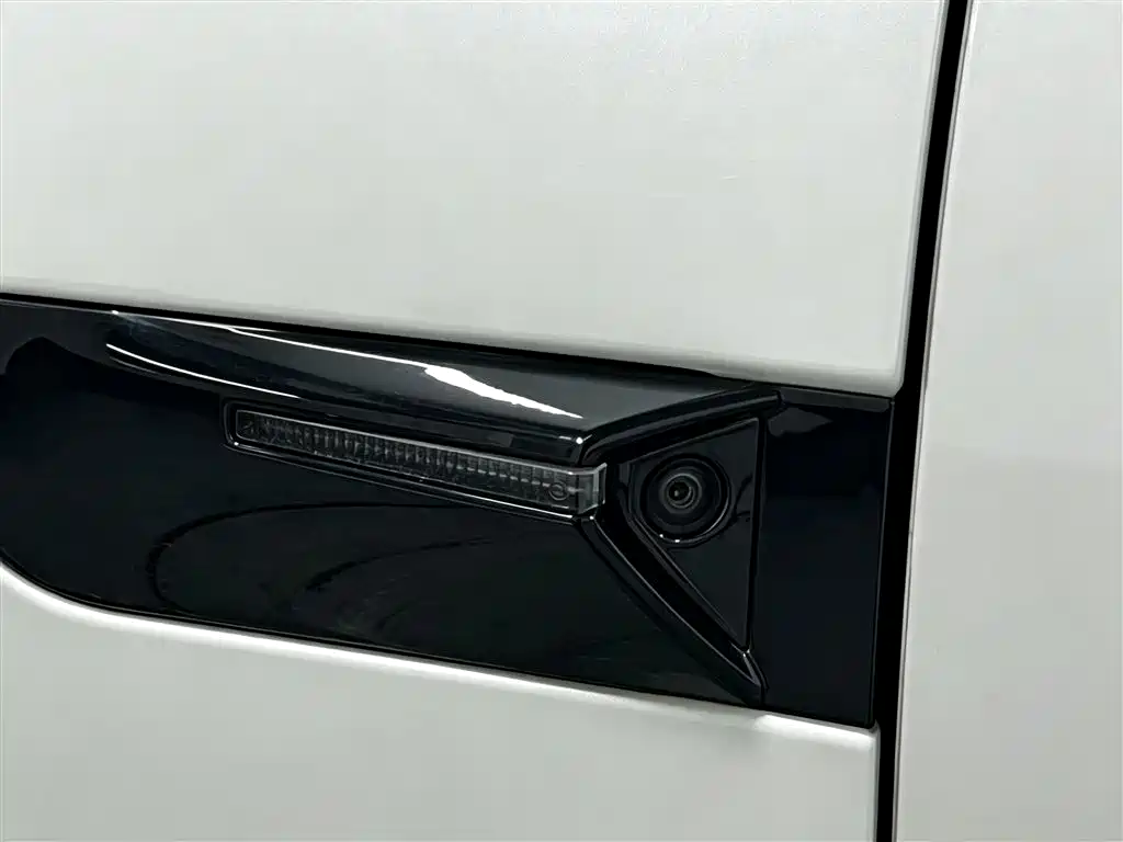 Lynk & Co 10 — миниатюра 19