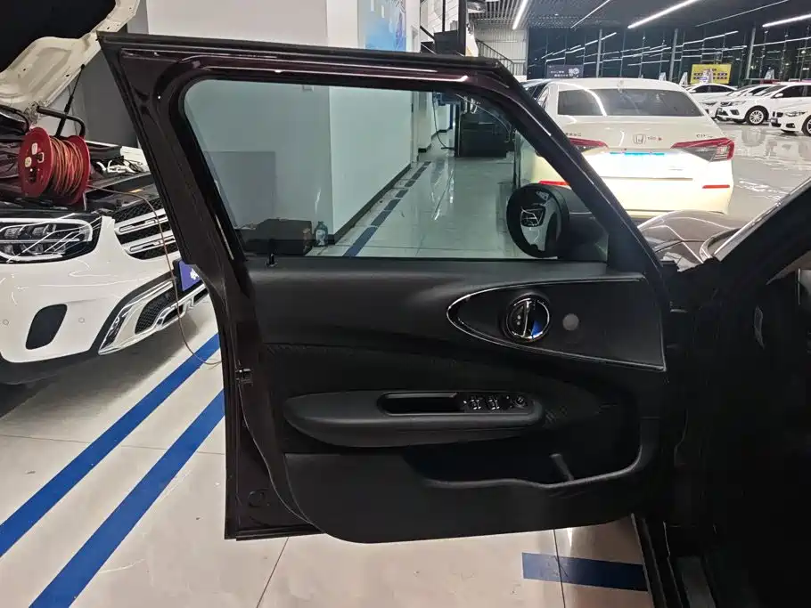 MINI Mini Clubman — миниатюра 7