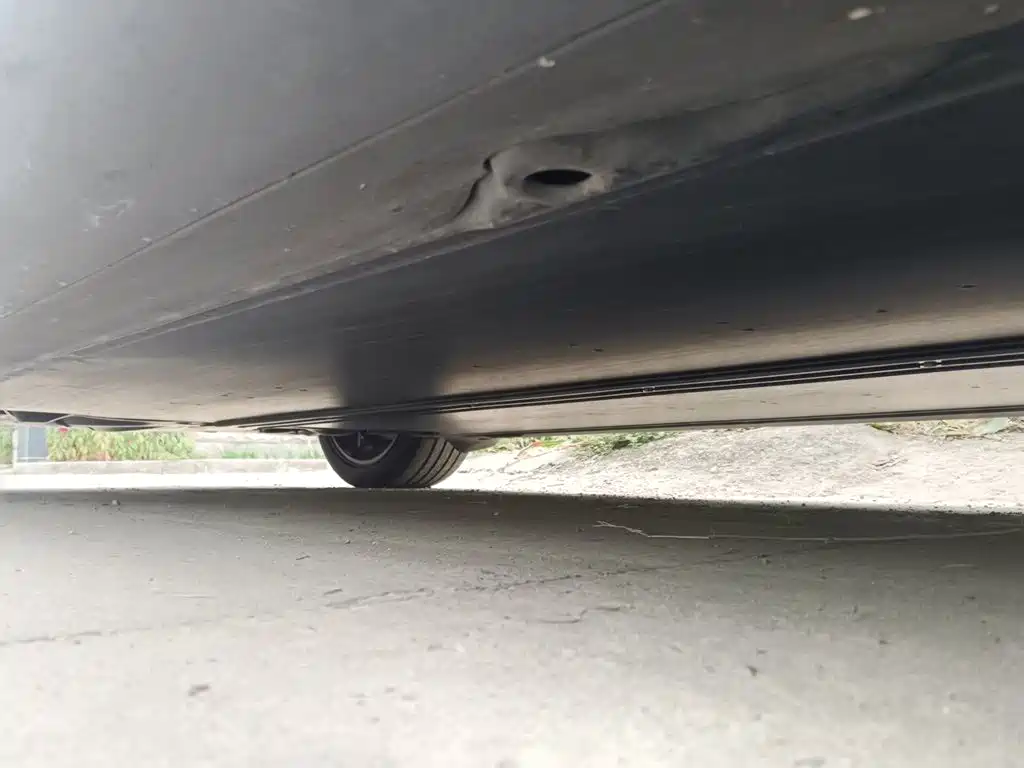 Tesla Model Y — миниатюра 17
