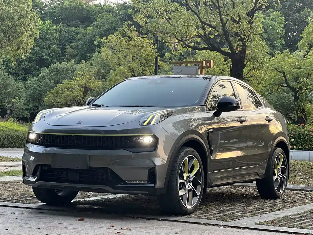 Lynk & Co 05