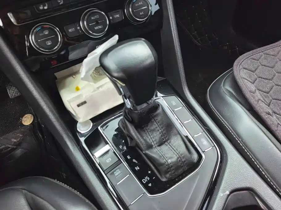 Volkswagen Tiguan L — миниатюра 16