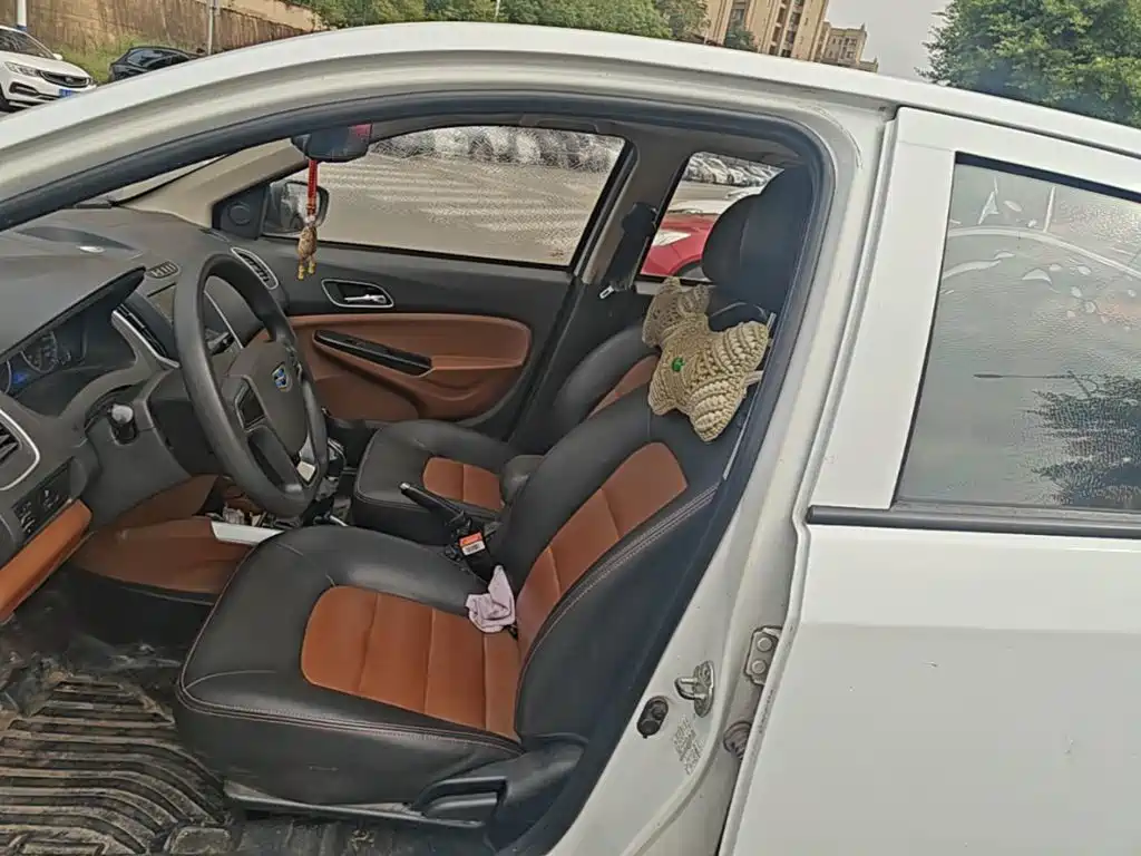 Geely King Kong — миниатюра 15