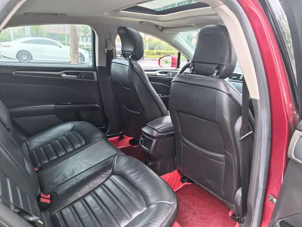 Ford Mondeo — миниатюра 12