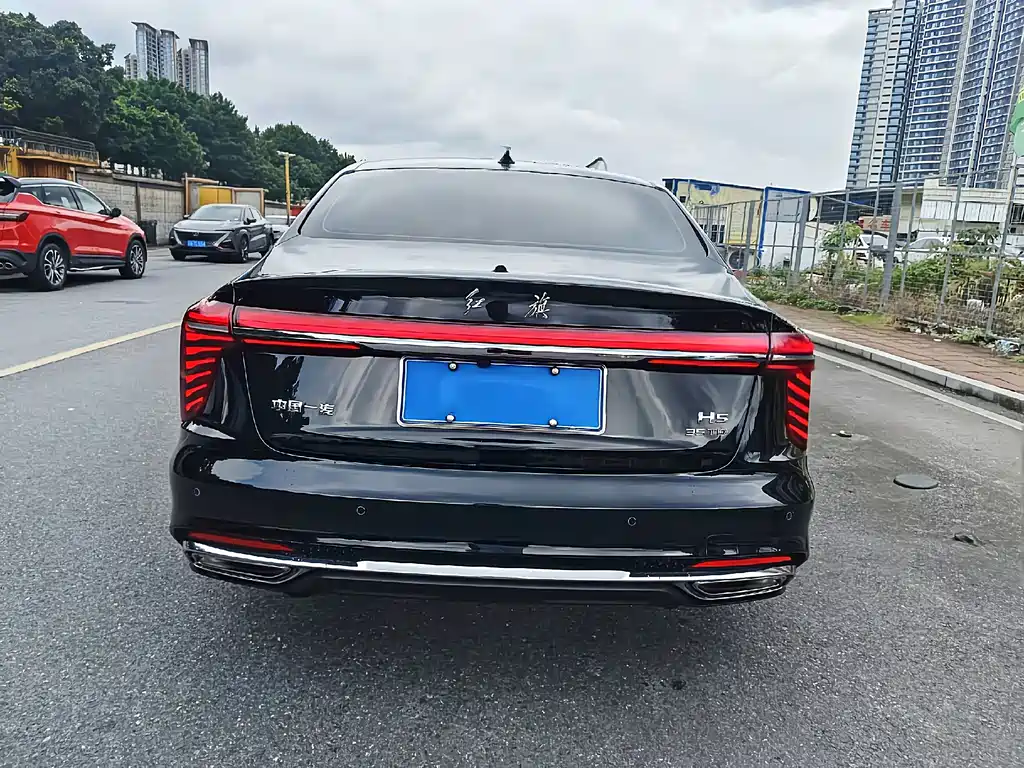 Hongqi Hongqi H5 — миниатюра 13