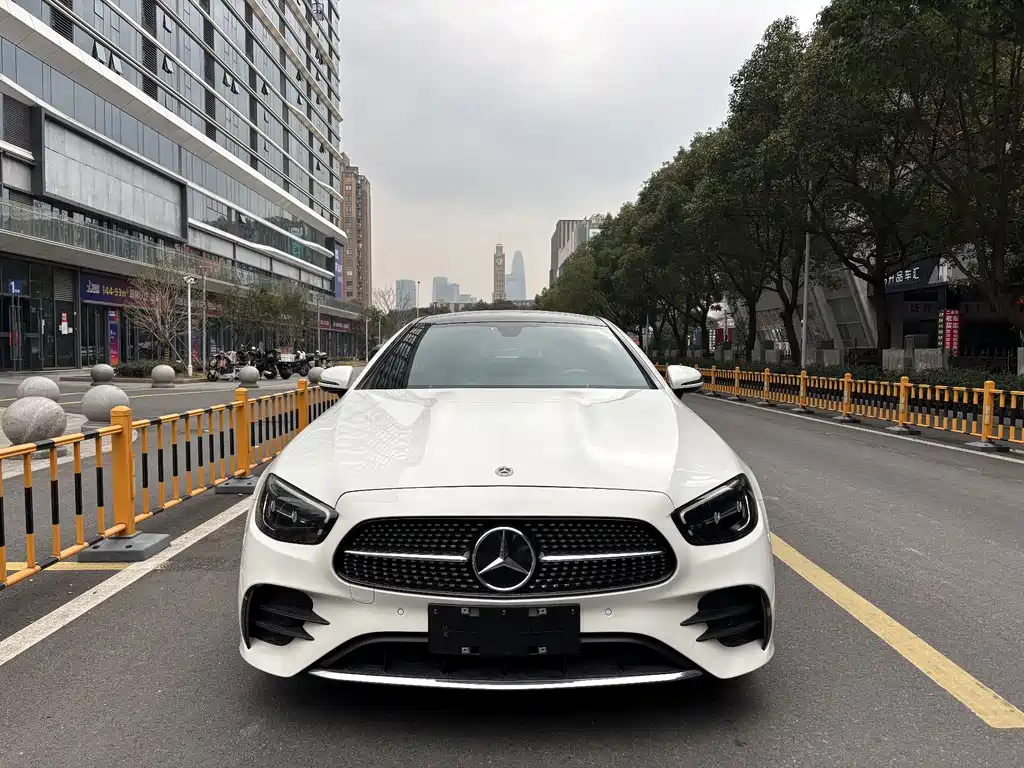 MERCEDES-BENZ E CLASS