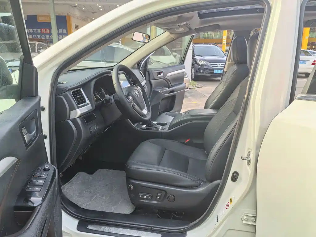 Toyota Highlander — миниатюра 9
