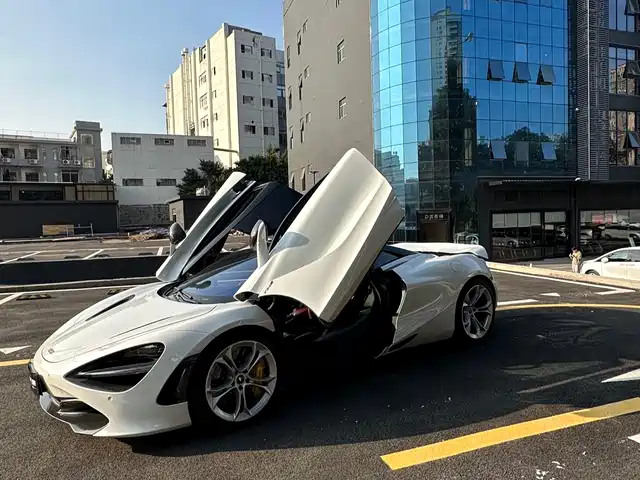 mclaren 720s