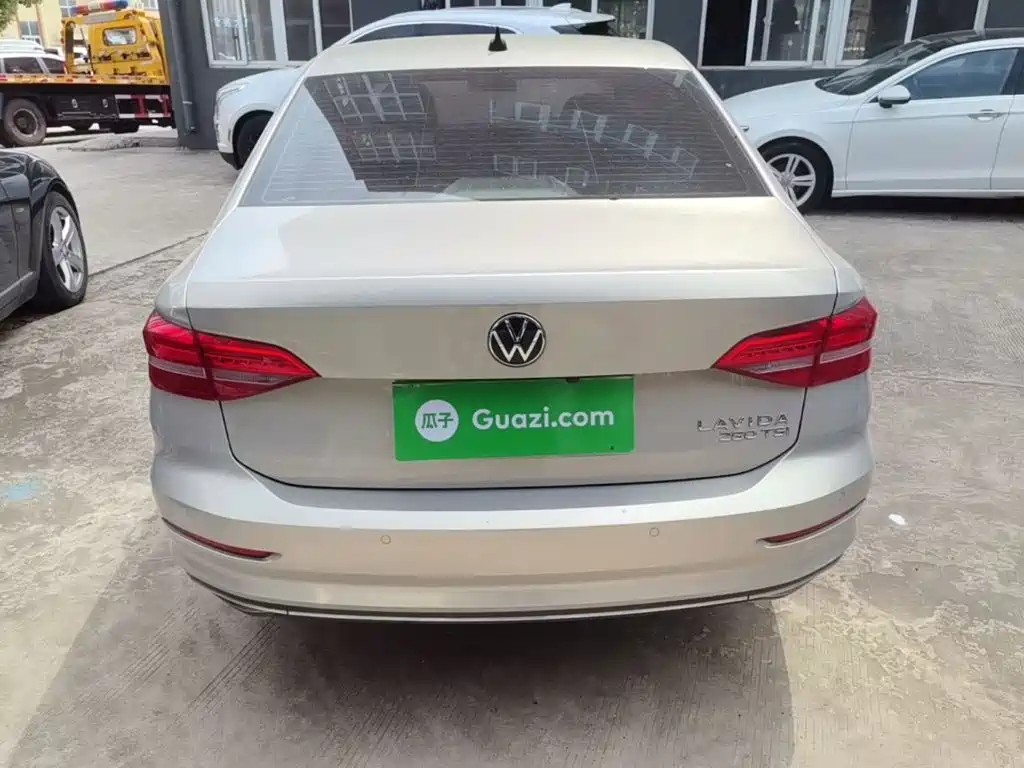 Volkswagen Lavida — миниатюра 6