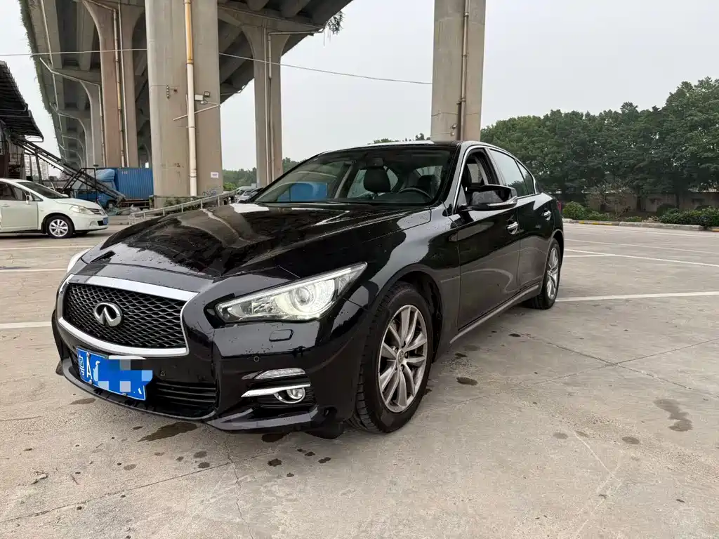 Infiniti Q50L 2015
