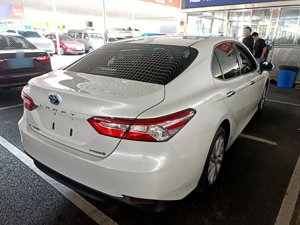 Toyota Camry — миниатюра 7