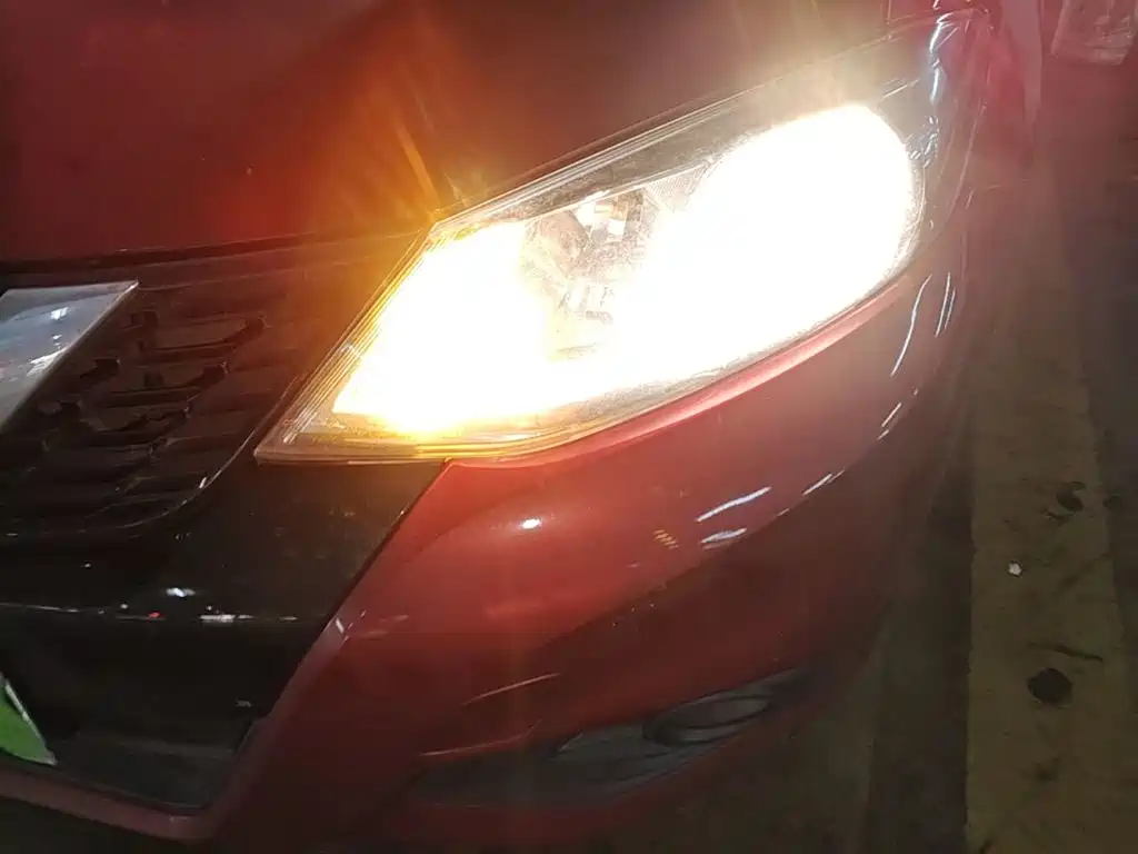 Nissan Tiida — миниатюра 24