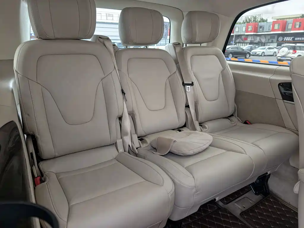 Mercedes-Benz V-Class — миниатюра 15