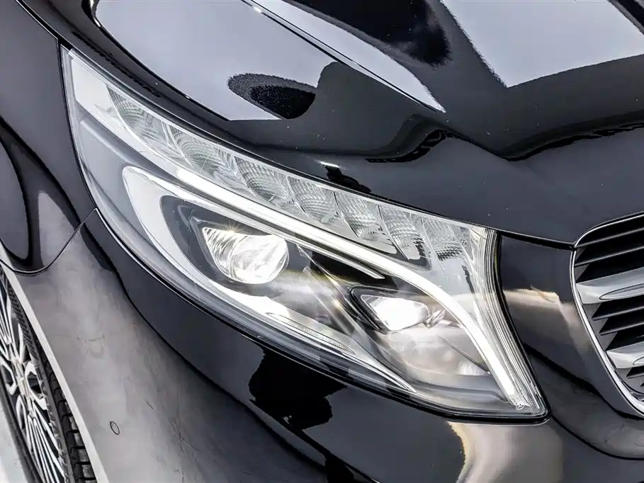 MERCEDES-BENZ V CLASS