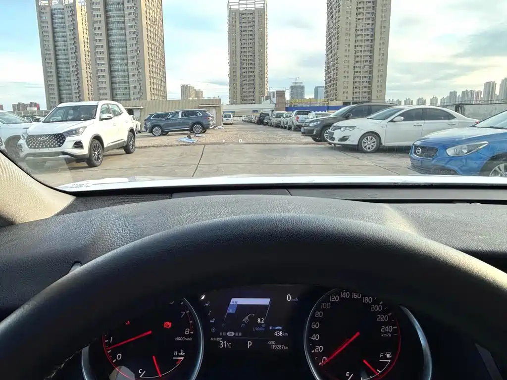 Toyota Camry — миниатюра 14