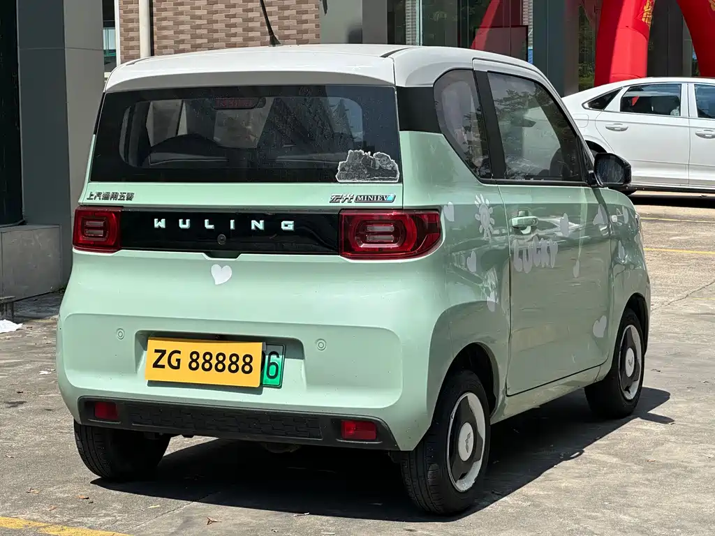 Wuling MINIEV — миниатюра 6