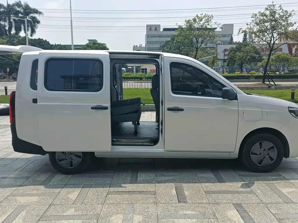 Wuling Rongguang EV — миниатюра 4