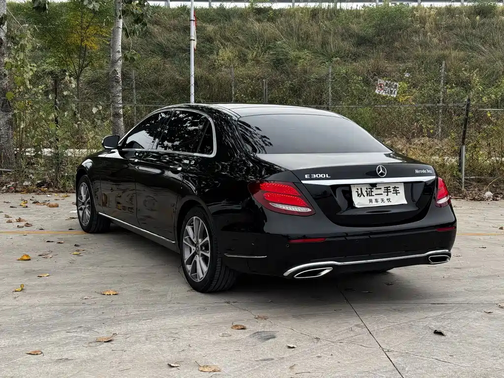 Mercedes-Benz E-Class — миниатюра 4