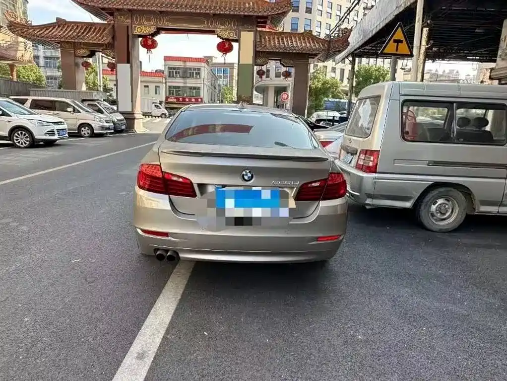 BMW 5 Series — миниатюра 6