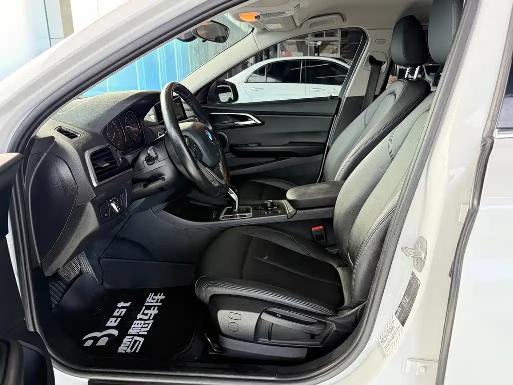 BMW 1 Series — миниатюра 14