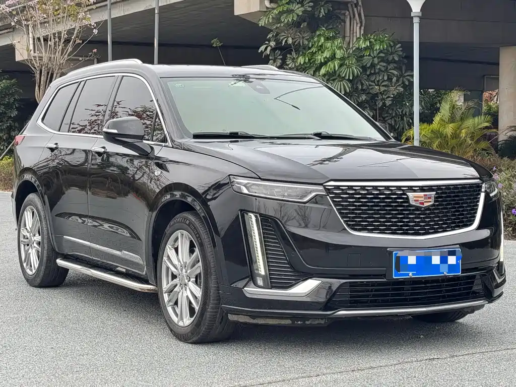 CADILLAC XT6
