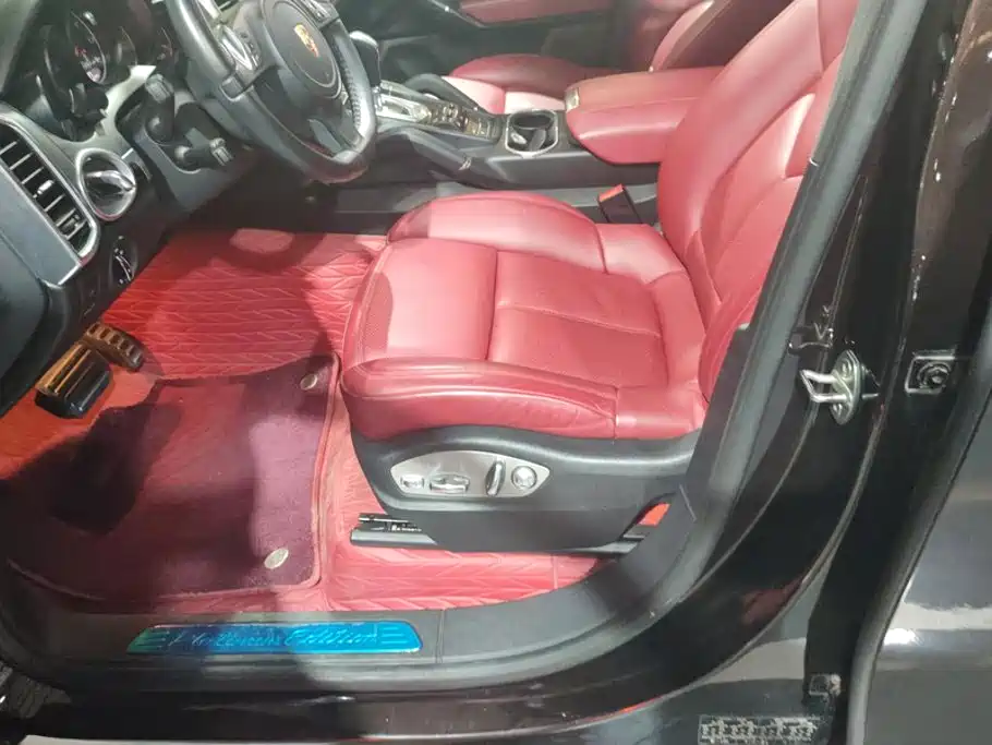 Porsche Cayenne — миниатюра 9