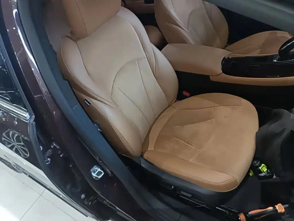 Buick LaCrosse — миниатюра 25