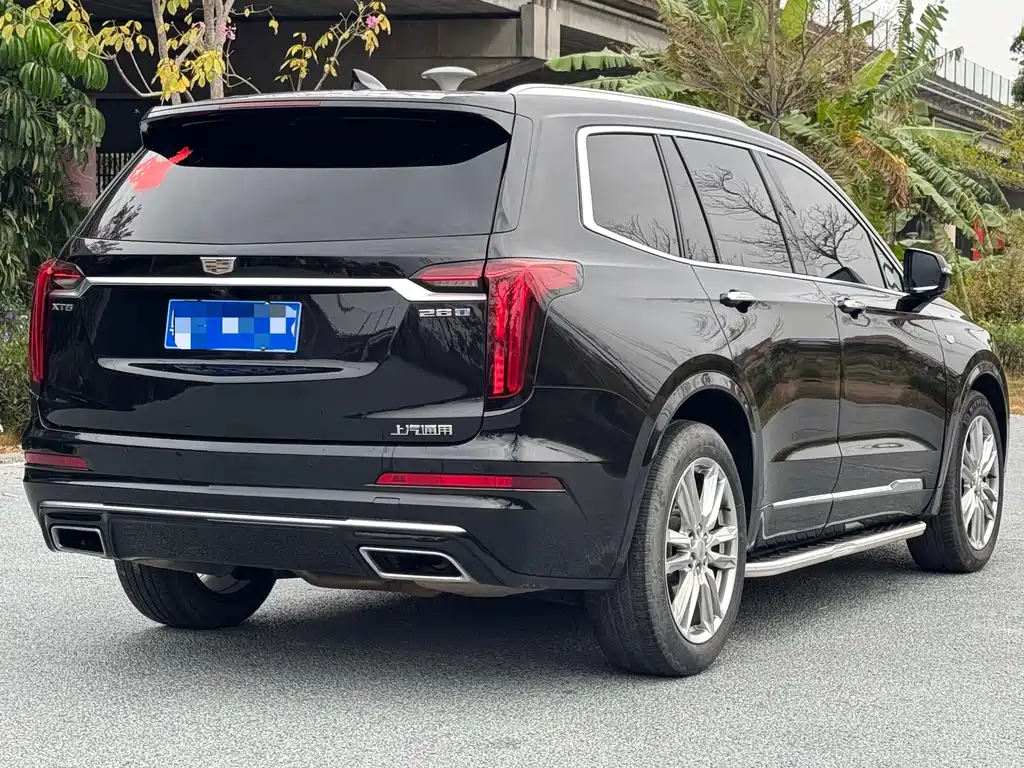 CADILLAC XT6