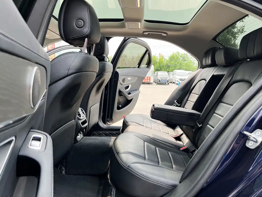 Mercedes-Benz C-Class — миниатюра 18