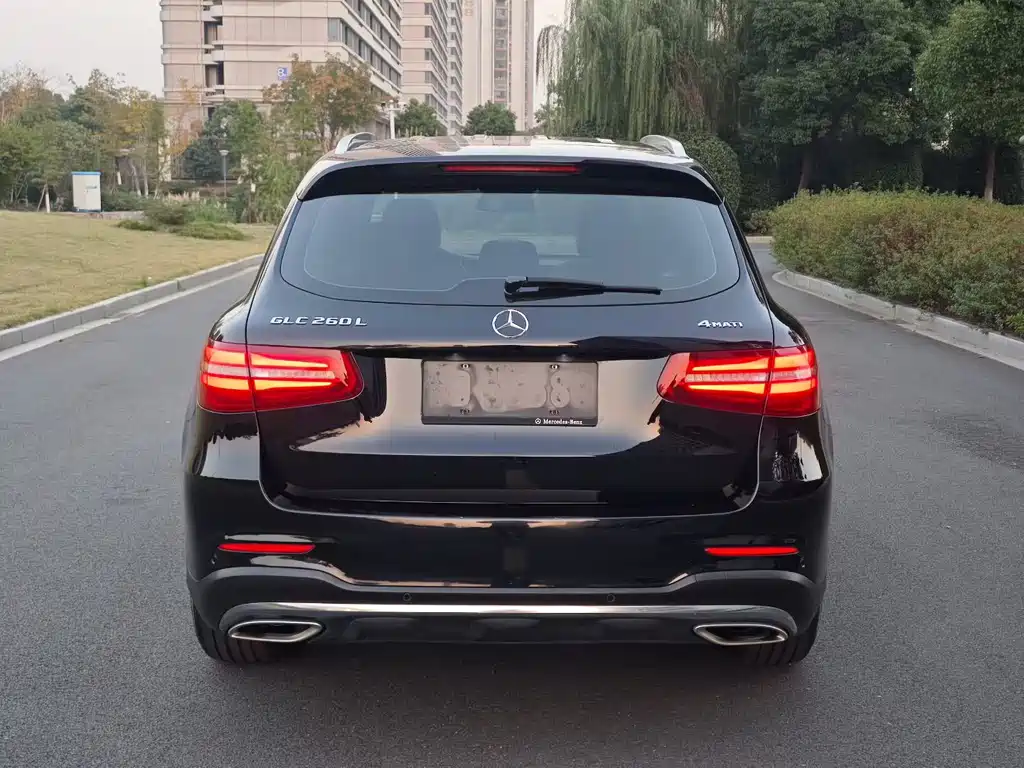 MERCEDES-BENZ GLC