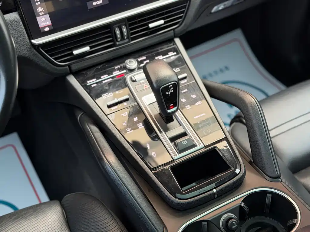 PORSCHE CAYENNE NEW ENERGY