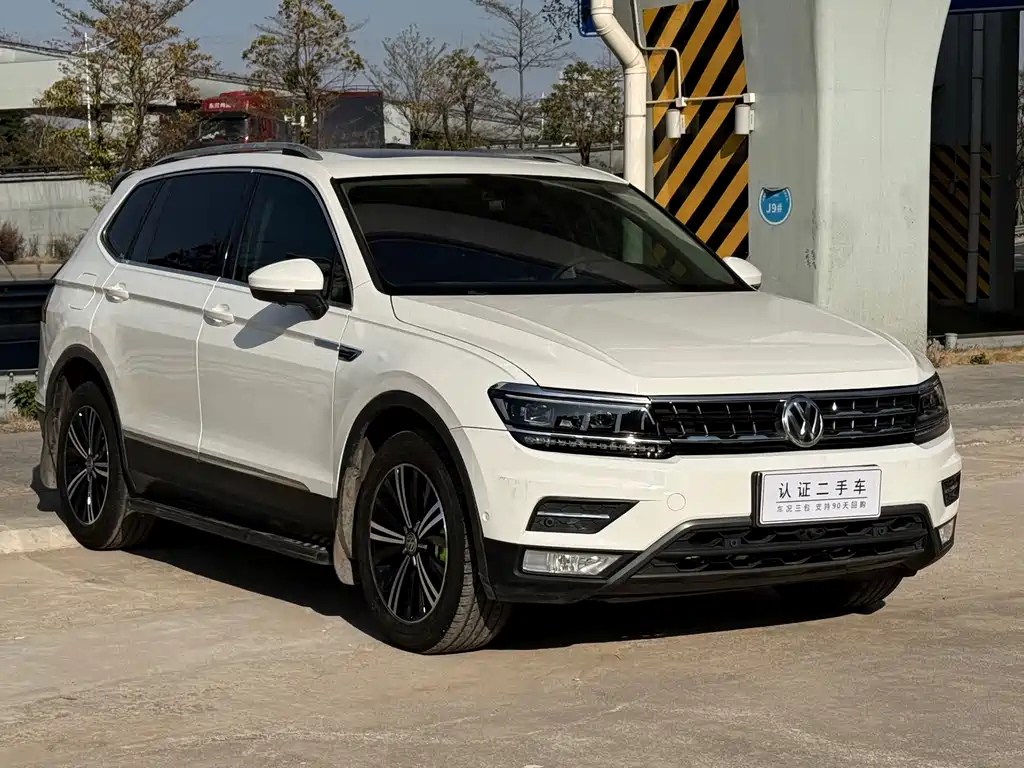 VOLKSWAGEN TIGUAN L